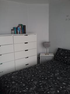 medium sized room in my bungalow - Great Clacton - 1