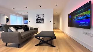 Versace Suite Balcony 1GB WIFI Netflix HDTV - 0