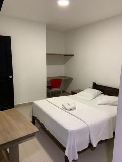 Hotel Corcega Inn - 2