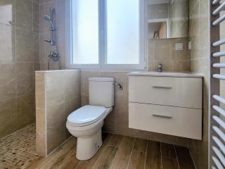 Appartement 2 Coin cuisine, coin chambre, salle de bain - Saint-Claude - 2
