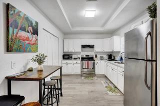 Modern Miami House 2Baths Design District in Mins - 8