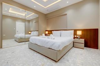 Premier Seafront Living: Ultra-Luxury in Sliema - 5