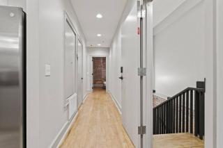 Stylish City Apartment with Patio - Spartanburg - 6