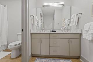 Stylish City Apartment with Patio - Spartanburg - 5