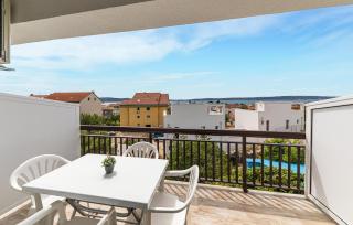 Amazing Apartment In Kastel Kambelovac - 2