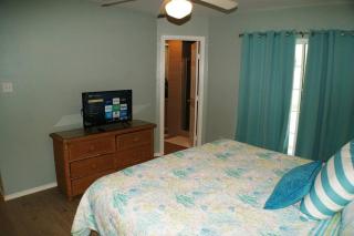 La Perla#2 Mid-island 2-3 minute walk to beach acc - South Padre Island - 1