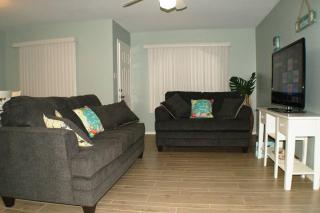 La Perla#2 Mid-island 2-3 minute walk to beach acc - South Padre Island - 4