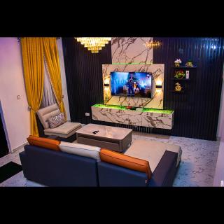 Luxe Court Apartment - 3