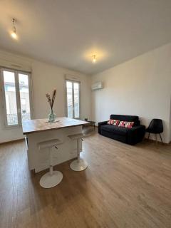 Magnifique Appartement 2 chambres 60m2 Centre Ville Nîmes - Nîmes - 3