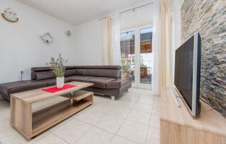 Beautiful Home In Lisicic With Private Swimming Pool, Can Be Inside Or Outside - 8