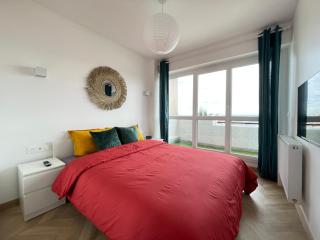 PARIS PANTIN Magnifique Appartement 4 pièces de 108m2 avec 2 PARKING intérieur - très cosy pour 1 à 12 personnes - Entièrement refait à neuf ENTIRE APARTMENT LUXURIOUS AND WARM - PANTIN PARIS 19 ème FREE WIFI GRATUIT - Pantin - 9