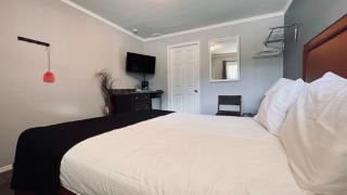 Maple Leaf Motel & RV Park Resort - 1