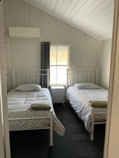 19 Cobb Lane - Winton - 4