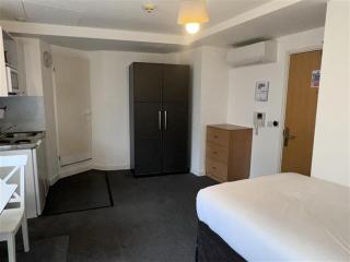 Farringdon Studio Flat - London - 1