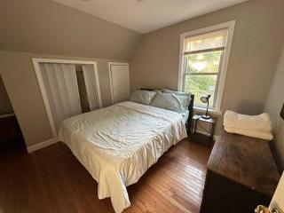 Stunning 4BR home close to NYC - Teaneck - 6