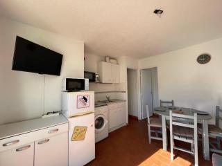 Appart cosy avec terrasse à 500m de la plage, parking, animaux admis, quartier dynamique - Sète - FR-1-338-494 - 1