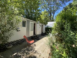 Mobile Home tout confort 4 pers, proche plage et centre, clim, TV, terrasse, parking - FR-1-709-75 - Fouras - 0
