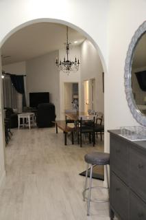 Villa De Charme with Heated Salt Water Pool and Spa - Naples - 3