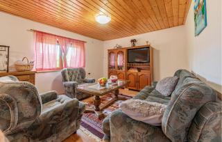 3 Bedroom Cozy Home In Klanac - 4