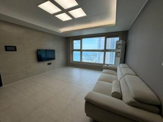 KCC 레지던스2호 울산스테이오션뷰ocean view#해변펜트하우스#전망좋은집#대가족 - 2