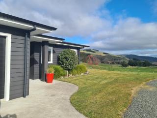Rural and Lake Views - Kinloch - 5
