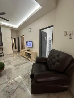 Desa Damai Homestay fully air cond and self check in #7 pax - 6