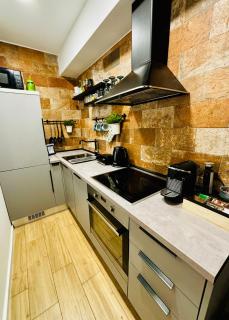 Split Right Place****Cozy and completely new - 9