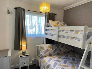 102 M and T Chalets Sunbeach,Scartby Near great Yarmouth 2 bed south facing Chalet - 2