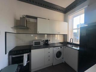 First Floor One Bed Apartment In Central West London - London - 8