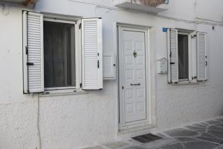 Sarah's apartment - 8