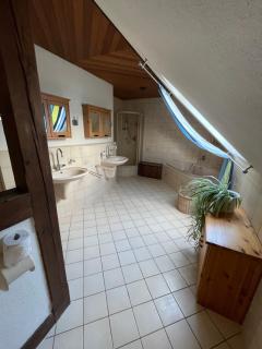 Große Ferienwohnung direkt an den Weinbergen - 8