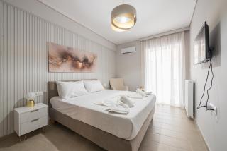 Chic 2BR Apartment with Balcony - Atene - 8