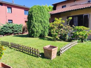 ReBea, Porzione di villa con giardino - Castronno - 1