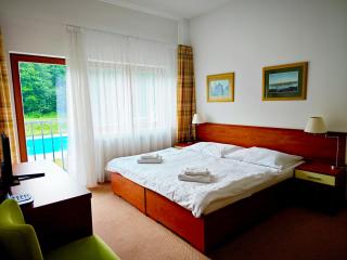 Hotel Bazant - Karlovy Vary - 0