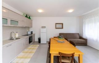 3 Bedroom Amazing Home In Sukosan - Sukošan - 8