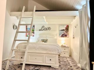 Affordable Luxury Room - 9