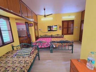 Aadithya home stays - Tiruvannāmalai - 0