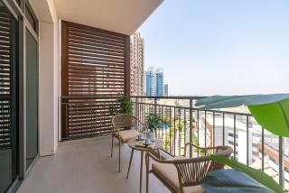 Green Oasis in Dubai - Expat Preferred Community - The Greens - The Views - Perfect for Business and Pleasure - Close to Metro - Park, Lakes and Jogging 1 min walk away - Yoga Classes by the Lake - 4 People - Big Balcony - 3 min drive to Sheikh Zayed Road - Dubai - 9