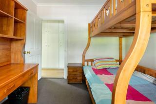 Peaceful 4-Bedroom Vineyard Retreat in Hahndorf - 2