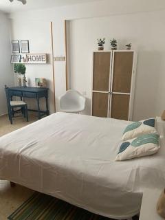 Apartamento amplio con terraza y piscina - 8