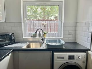 Cozy 2 bed townhouse close to City Walls - 8