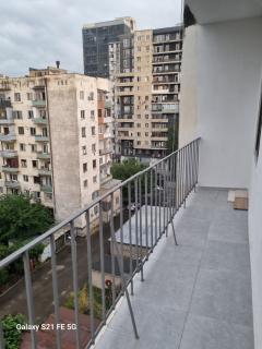 Happy 2 - Tbilisi - 8