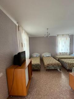 Отель на берегу - 3