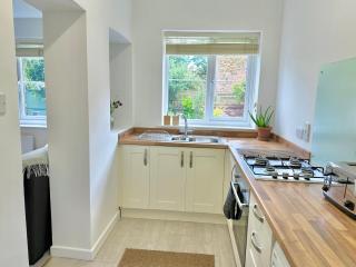 - NEW LISTING - STUNNING 2 BEDROOM LODGING 1x super king OR twin single room AND 1x double room - Exmouth - 1