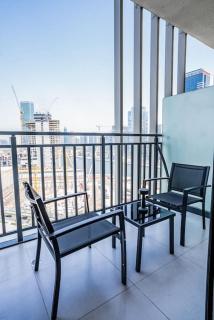 Luxury 1BR Apartment Close to Burj Khalifa - Dubai - 9
