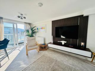 Marina Sea View APT - Second Floor WITH LIFT, Modern - Holyhead - 7