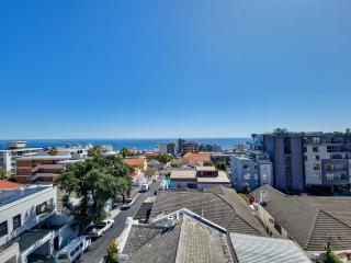 Beautiful Home, Perfect Location - 7