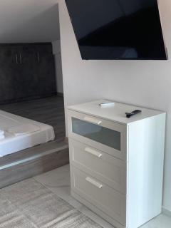 Luka 1 Aparts Polichrono - 4