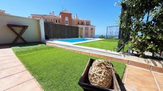 Gran Terraza con Vistas al Mar y Piscina - 3