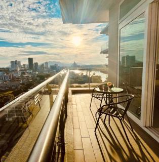 Kuching City Center Riverine Apartment With Balcony and Marvelous Views - Kuching - 9